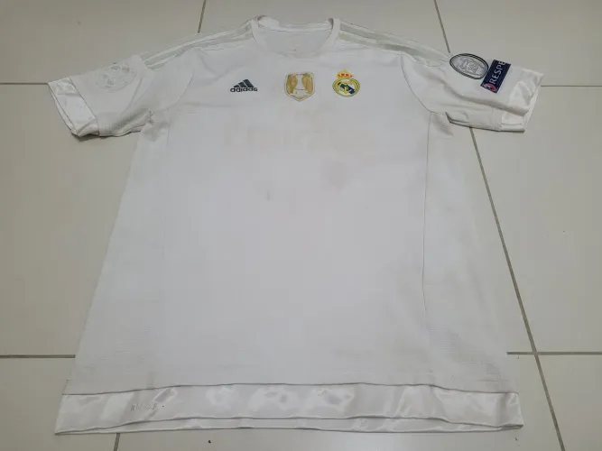Camisa Real Madrid Adidas branca patch Champions e Mundial tam. G