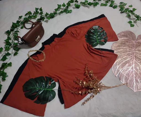 Blusa Feminina Manga Flare com Gola Alta 