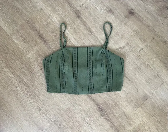 Top verde escuro tam P em linho The Bloom