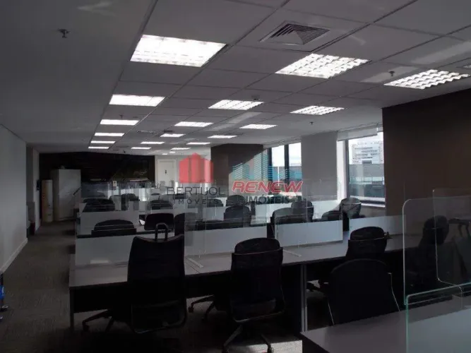 Sala para aluguel Edifício Business Center em São Paulo