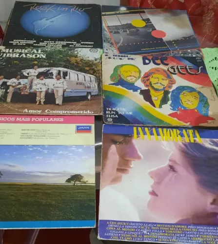vendo 9 lp?s diversos valor 15.00 cada um bairro uberaba curitiba parana NÃO ENTREGO