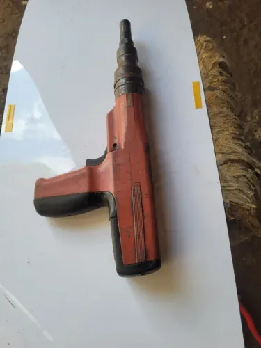 Pistola de grampos para rebites e pinos em comcreto WALSYWA PSL . 10