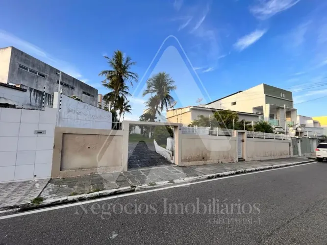 Área a venda no Centro