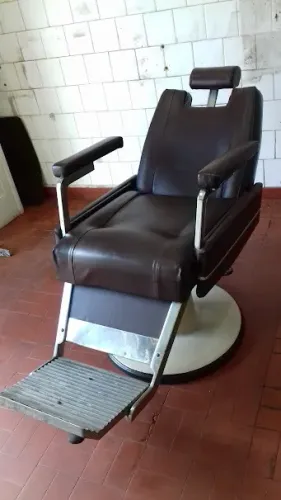 Cadeira de barbearia Ferrante.