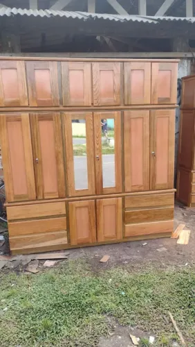 Guarda roupa de madeira maciça casal 6 portas novo