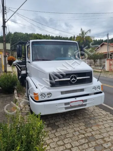 MB 1620 ANO 2000 CARROCERIA 8,30M