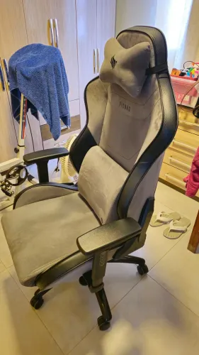 Vendo cadeira gamer Omega S, Espuma Moldada, Braco 3D, Preta e Cinza<br>