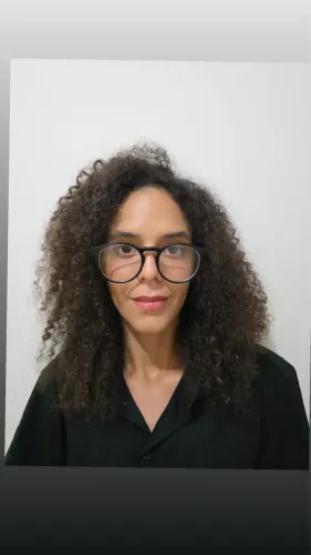 Babá disponível, faxina , garçonete 