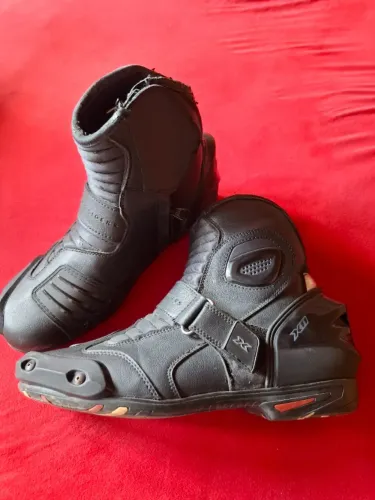 Bota X11 Race Track 41