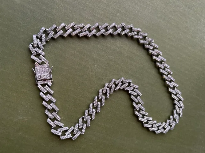 Corrente ice cravejado com zircônias
