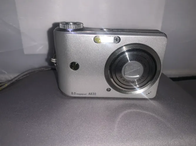 Câmera fotográfica digital GE 