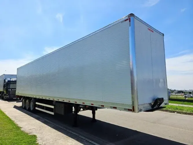 Carreta Baú Facchini Ano 26 0km Pronta Entrega 15.40x2.90 30 plts assoalho chapa SEM PNEUS