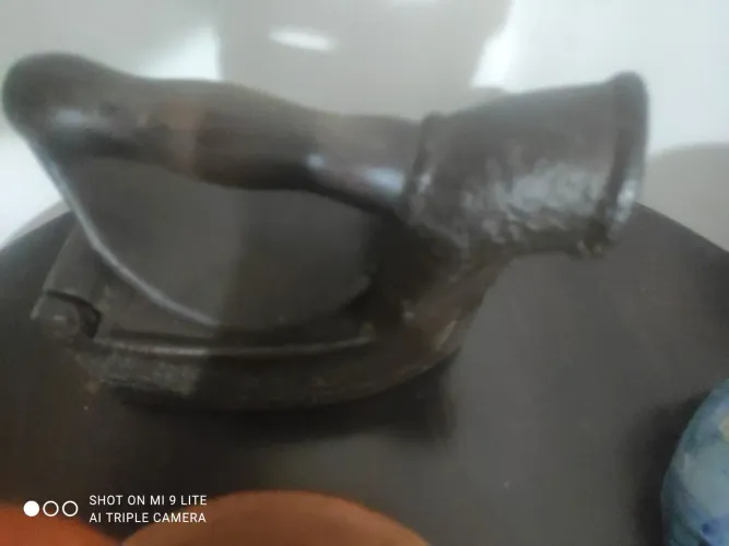 Ferro de passar roupa antigo 