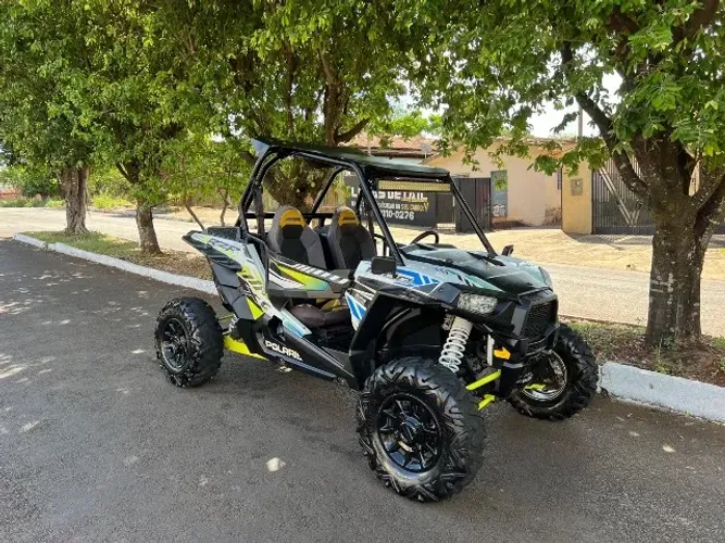 UTV Polaris 1000 RZR XP 4x4