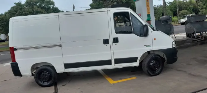 Van Ducato Completa Furgão 2012 Motor novo Estudo Ttoca valor 85000 