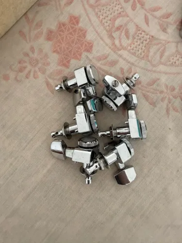 Tarraxas fender com trava