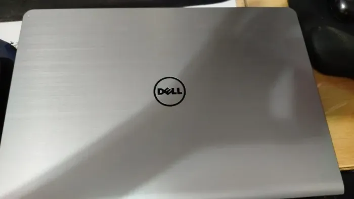 Dell Inspirion 5547 - I7 4510U - 16GB Ram - SSD - Tela 15,5" - Placa de Videio Radeon R7
