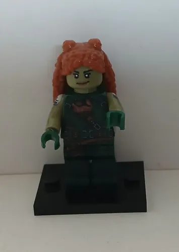 BONECO MINIATURA LEGO HERA VENENOSA DC COMICS