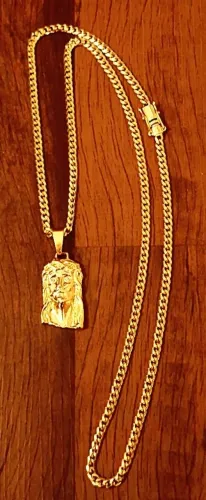 Belíssimo cordão banhado a ouro 18k novo