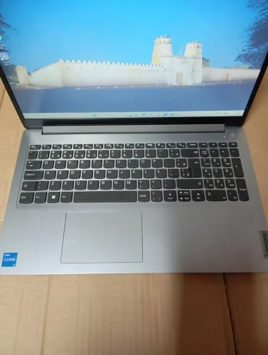 Notebook Lenovo i3 12 Geração/Memória Ram 4gb/SSD 256/10x1400 no cartão