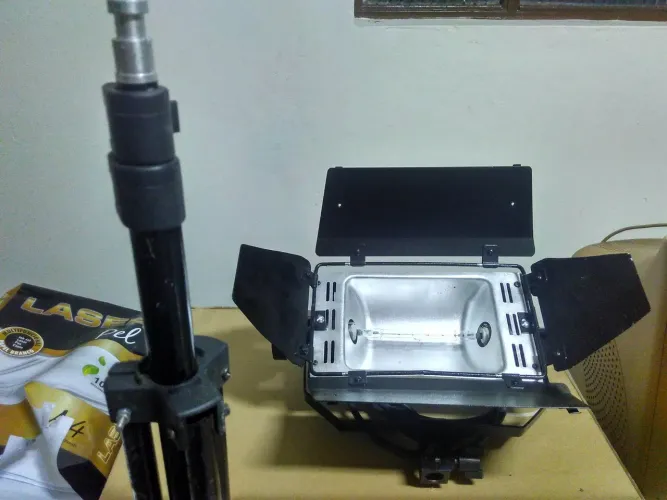 REFLETOR FOTOGRÁFICO com tripé