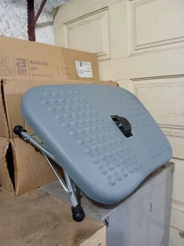 APOIO PARA OS PÉS DAS FUNCIONÁRIAS DAS CAIXAS REGISTRADORAS