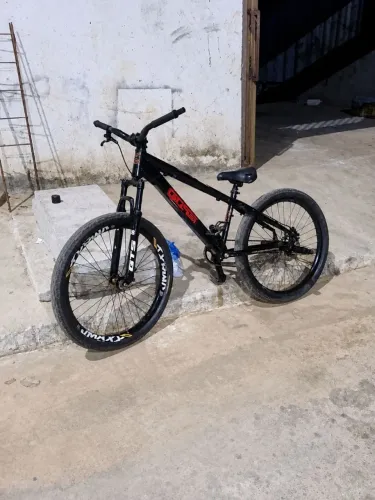 Bicicleta preta Gil aro 26 estilo para o seu grau toda a equipada para grau com mt-200 e
