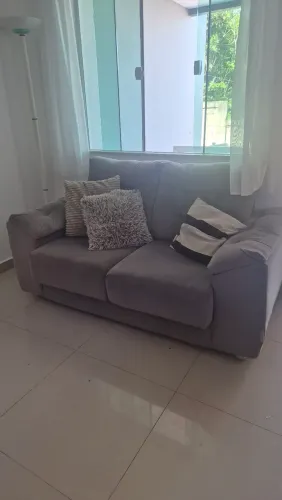 VENDO SOFÁ RETRÁTIL 2 LUGARES ÓTIMO ESTADO , PÉS DE AÇO.
