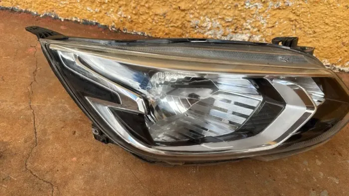 FAROL DIREITO GM ONIX