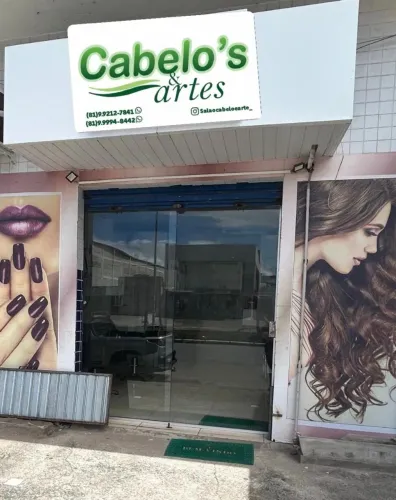 Manicure, depiladora na cera, design de sobrancelhas 