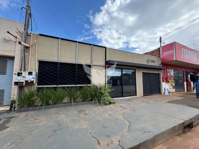 Sala comercial na Av Calama, próximo à Daniela