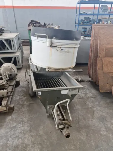 Vendo bomba projetora Tubosol Poli T