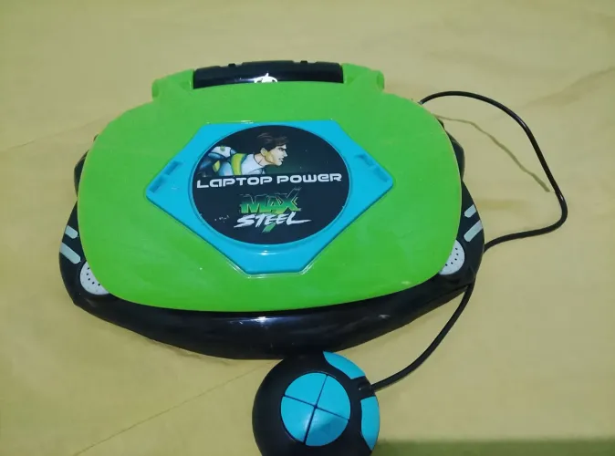 Vendo laptop novo Max Steel infantil com manual