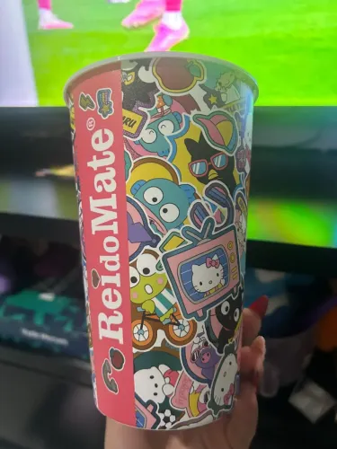 Copo Hello kitty e seus amigos rei do mate