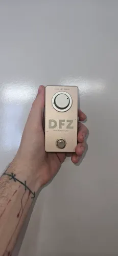 Pedal Fuzz Darkglass Dfz Mini Duality Com Controle Blend