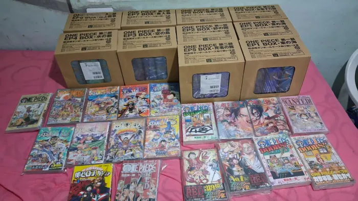 Box de Mangás Japonês One Piece 1 ao 9 + outros mangás japonês de One Piece 