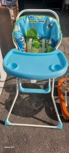 Vende-se Cadeira de Alimentação Infantil Kiddo. Valor 250,00.