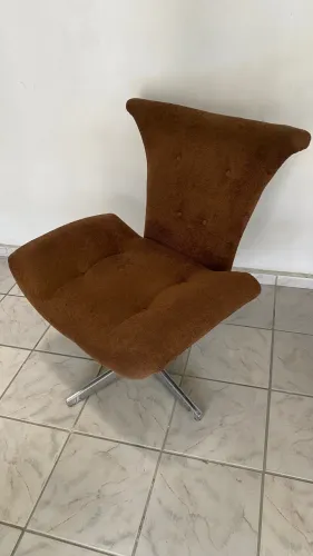 Cadeira giratória confortável 