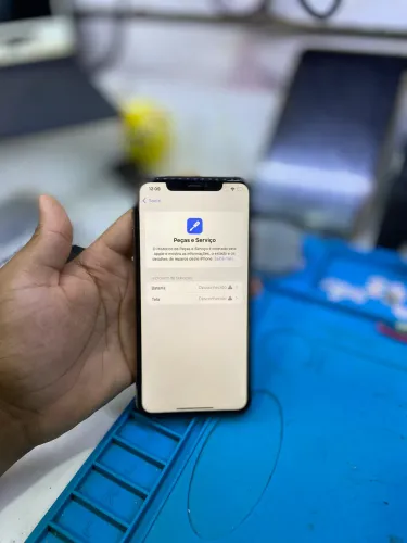 iPhone 11 Pro Max dourado