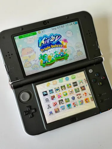 NEW 3DS XL IPS Desbloqueado com carregador e caneta originais!