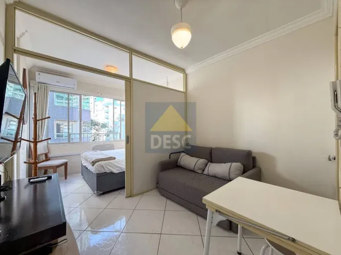 Studio mobiliado para locação anual no Centro Rua 1001, Balneário Camboriú
