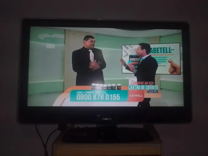 Televisão Philips excelente LCD 47PFL7403 tweeter integrado Controle original Não é Smart