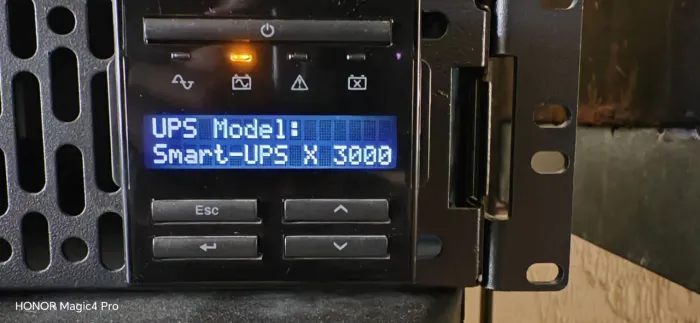 Nobreak APC / smart-UPS X 3000