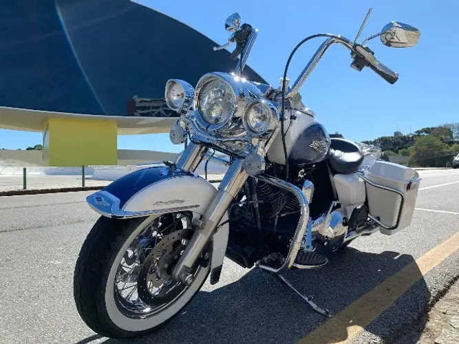 Road King Classic 2015 - 46.000 km - Muitos acessórios
