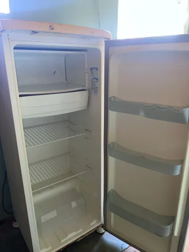 Geladeira usada,para sair rápido 