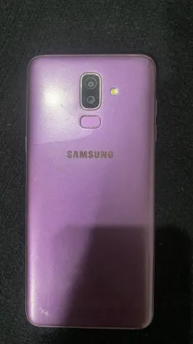 Samsung J8 