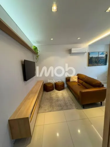 APARTAMENTO COM SUÍTE + 2 DEMI-SUÍTES - CENTRO