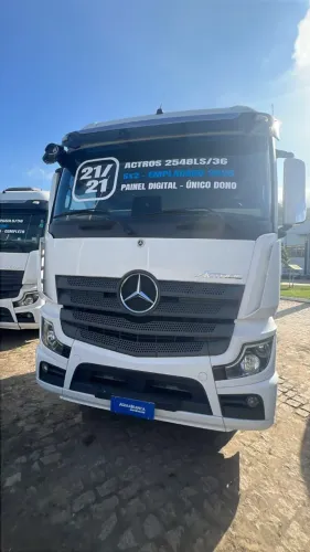 ACTROS 2548 6X2 ANO 2021 UNICO DONO EXCELENTE DE PNEUS PAINEL DIGITAL