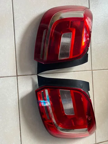 VENDO PAR DE LANTERNAS TRASEIRAS DO RENAULT SANDERO (2015 A 2019)