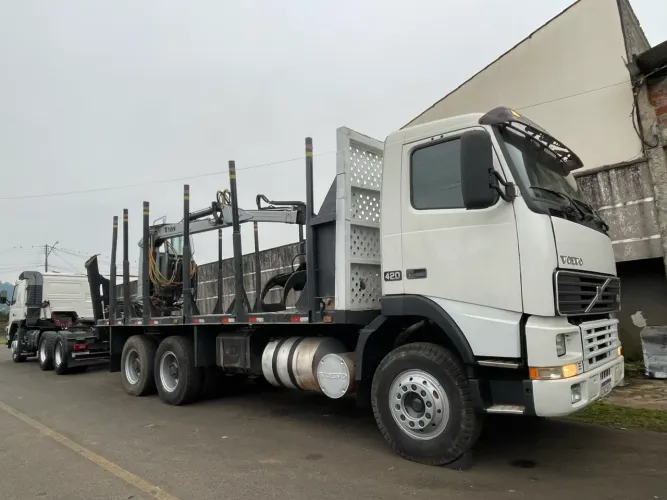 Volvo FH12 420 6x4 venda no chassi - caminhão carroceria transtoras